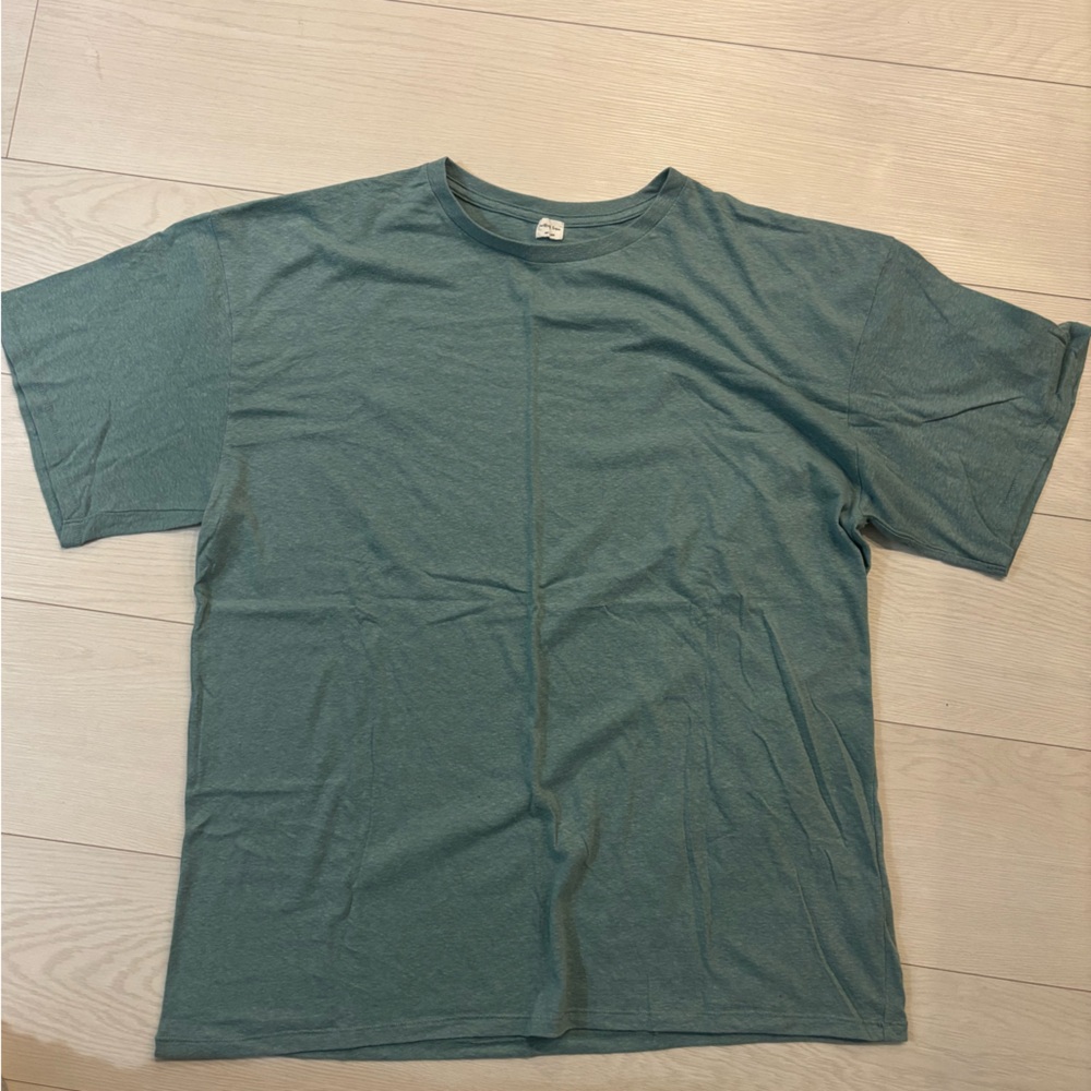 Aritzia Short Sleeve Tee in Forest Green